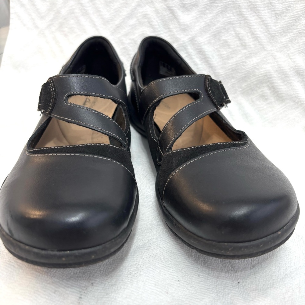 Clarks Black Leather Flats with Strap - Picture 3 of 11